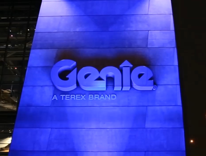 Genie伸缩臂叉车团队—幕后投影映射灯光秀